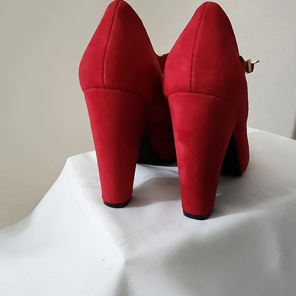 American Rag Women's Red Mary Jane Heels - Picture 6 of 6